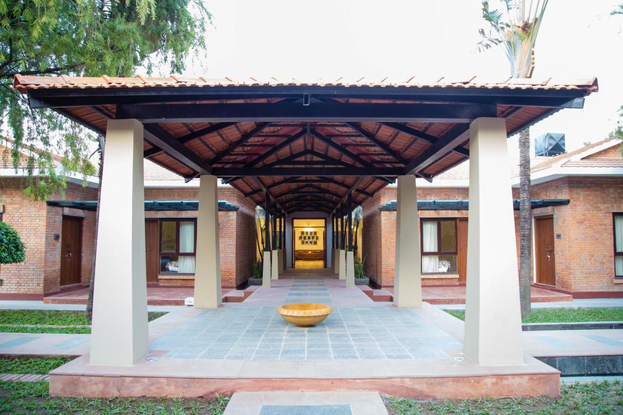 Miraaya Wellness And Golf Resort Chitwan Exterior photo